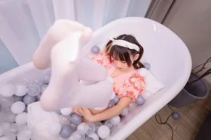 神楽坂真冬《第三季 序号15：《ガールズパフェ》雪糕少女》主题写真：150张全套美图，含2个视频