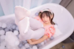 神楽坂真冬《第三季 序号15：《ガールズパフェ》雪糕少女》主题写真：150张全套美图，含2个视频