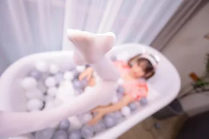 神楽坂真冬《第三季 序号15：《ガールズパフェ》雪糕少女》主题写真：150张全套美图，含2个视频
