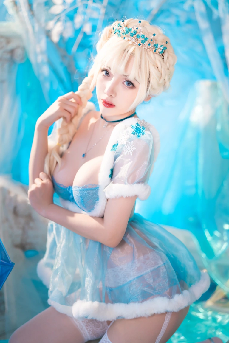 雯仔不讲道理《冰雪》主题写真：32张全套美图