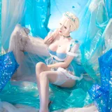 雯仔不讲道理《冰雪》主题写真：32张全套美图