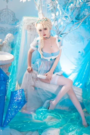 雯仔不讲道理《冰雪》主题写真：32张全套美图