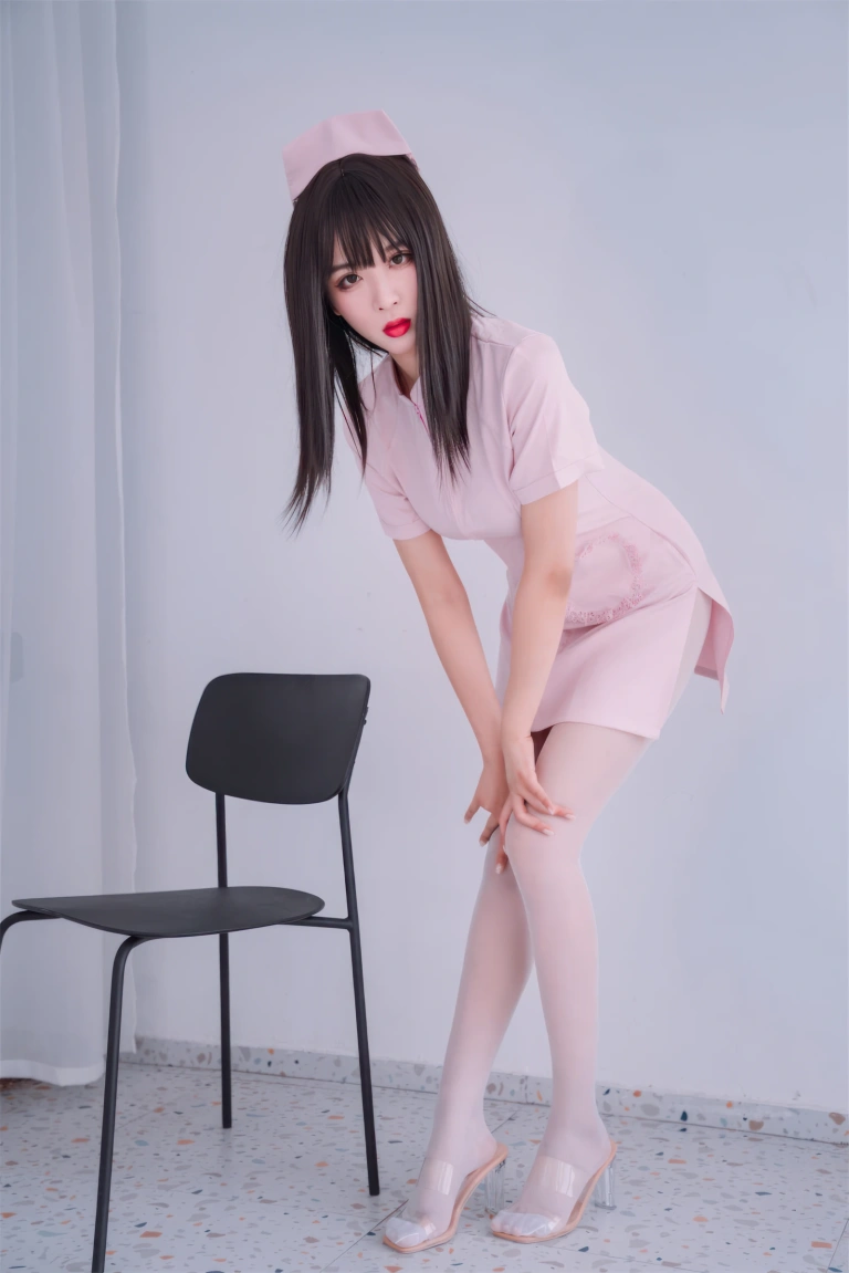 轩萧学姐《NO.64 – 粉色护士》主题写真：59张全套美图，含1个视频