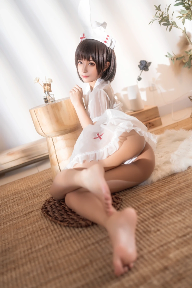蠢沫沫《透明护士》主题写真：60张全套美图