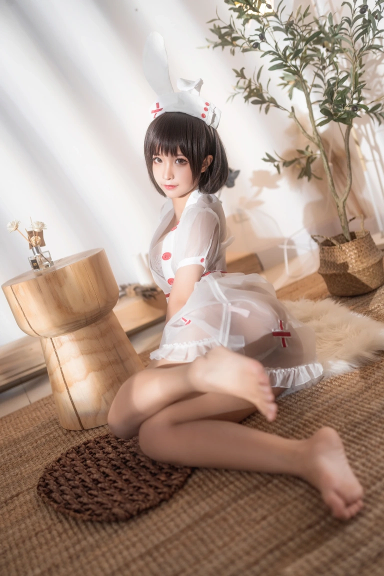 蠢沫沫《透明护士》主题写真：60张全套美图
