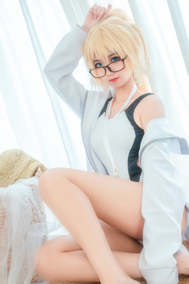 蠢沫沫《贞德》主题写真：40张全套美图