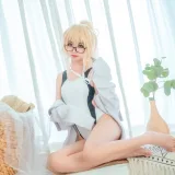 蠢沫沫《贞德》主题写真：40张全套美图