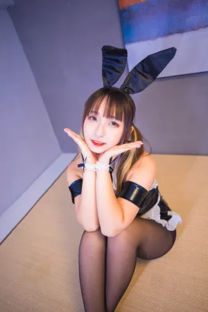 神楽坂真冬《第三季 序号17：《ウサギタイム》》主题写真：150张全套美图，含2个视频
