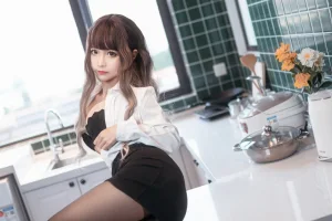 蠢沫沫《制服》主题写真：40张全套美图