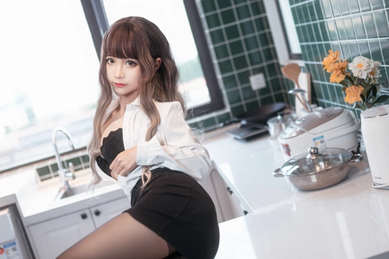 蠢沫沫《制服》主题写真：40张全套美图