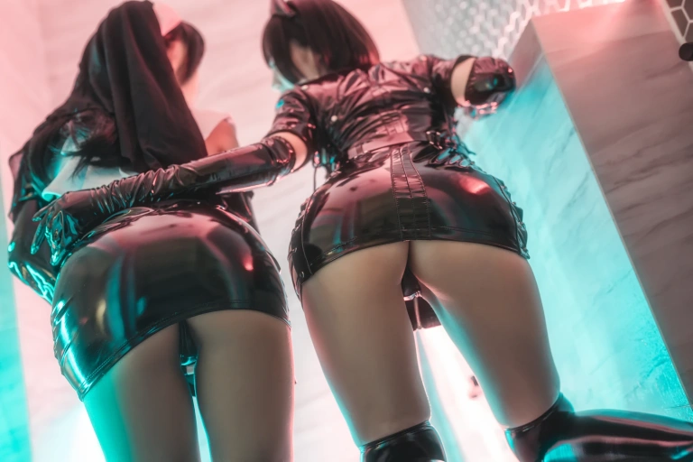 蠢沫沫《修女×护士》主题写真：50张全套美图