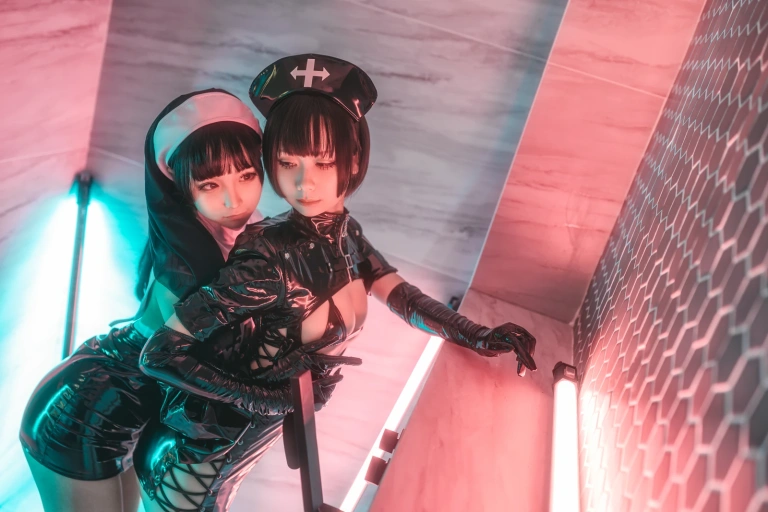 蠢沫沫《修女×护士》主题写真：50张全套美图