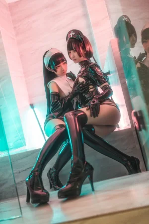 蠢沫沫《修女×护士》主题写真：50张全套美图
