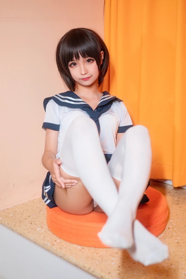 蠢沫沫《学生服》主题写真：42张全套美图