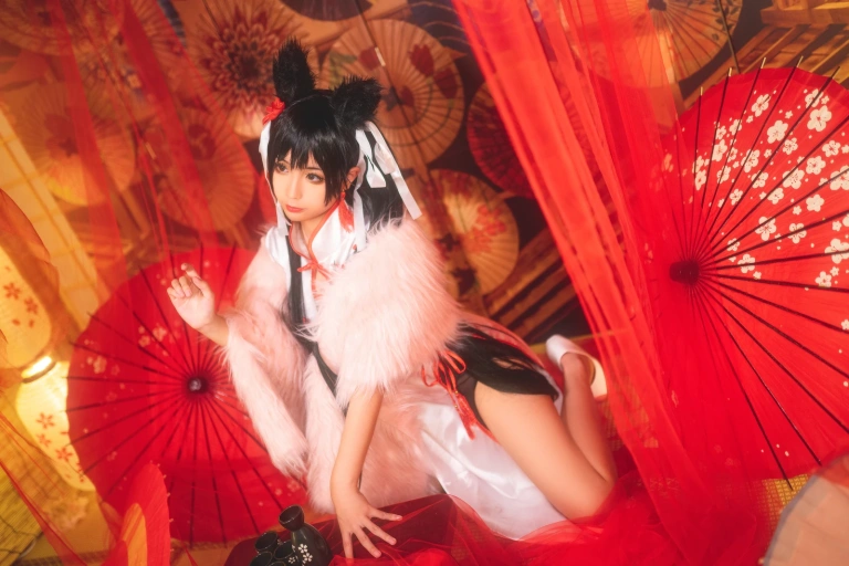 蠢沫沫《爱宕旗袍》主题写真：40张全套美图