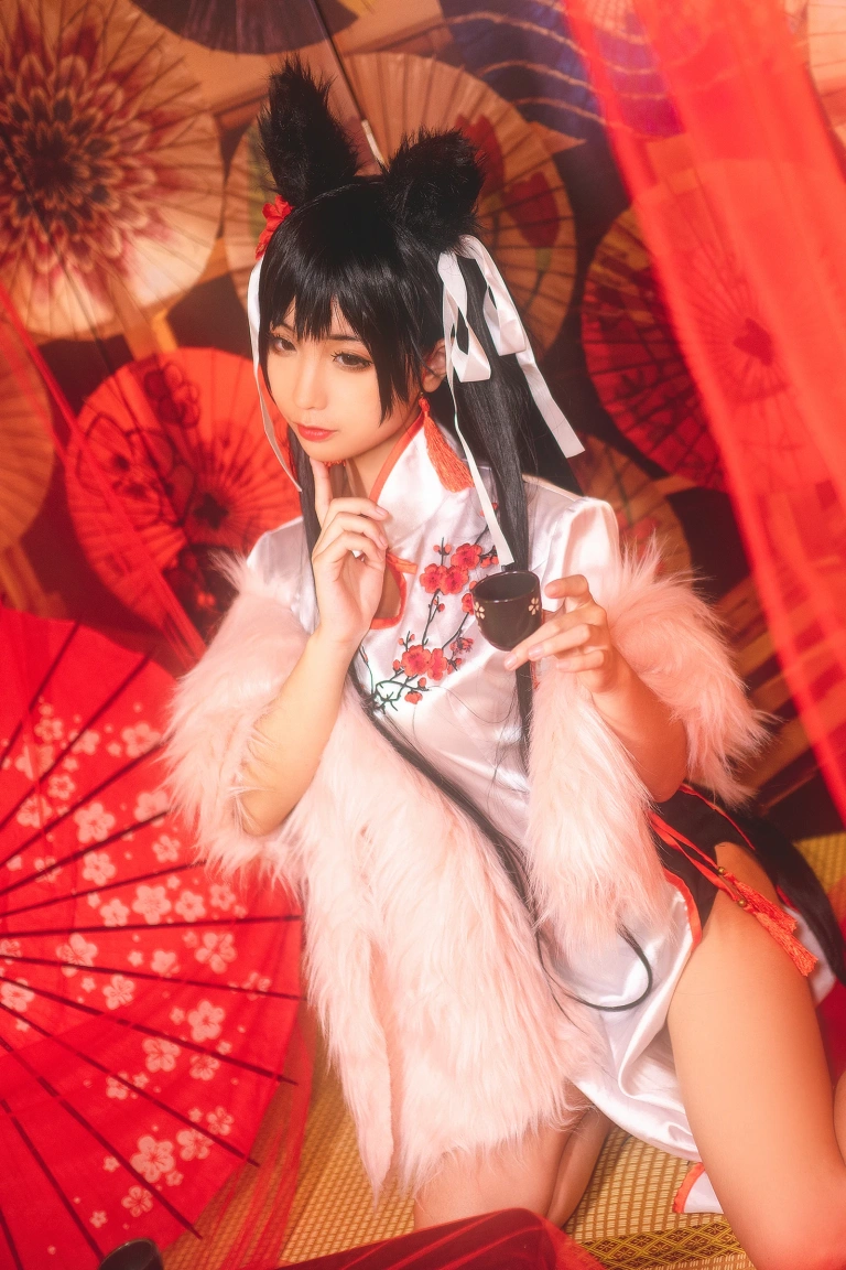 蠢沫沫《爱宕旗袍》主题写真：40张全套美图