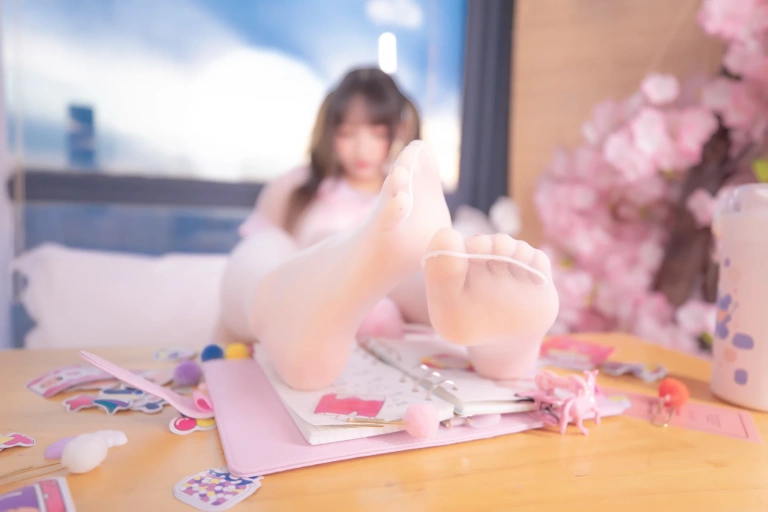 神楽坂真冬《第三季 序号22：《特別なことに》绳の特辑》主题写真：150张全套美图，含2个视频