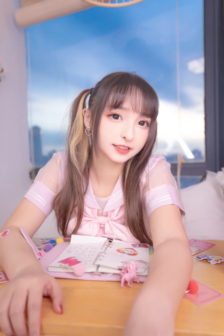 神楽坂真冬《第三季 序号22：《特別なことに》绳の特辑》主题写真：150张全套美图，含2个视频