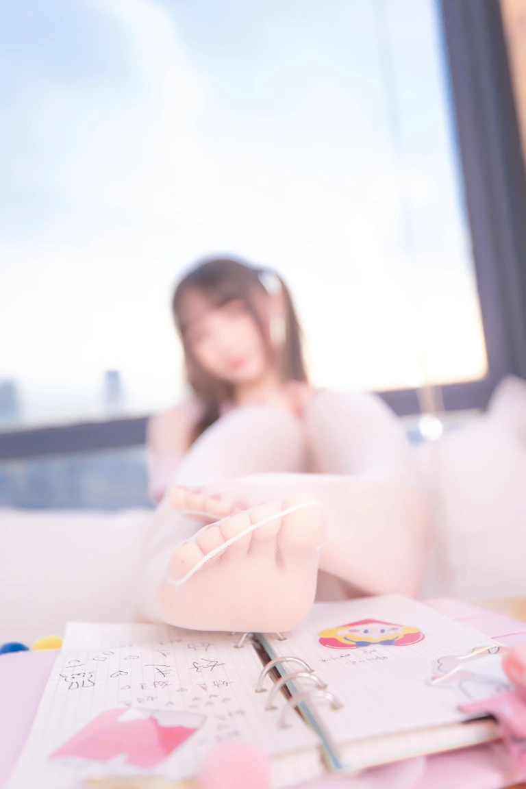 神楽坂真冬《第三季 序号22：《特別なことに》绳の特辑》主题写真：150张全套美图，含2个视频
