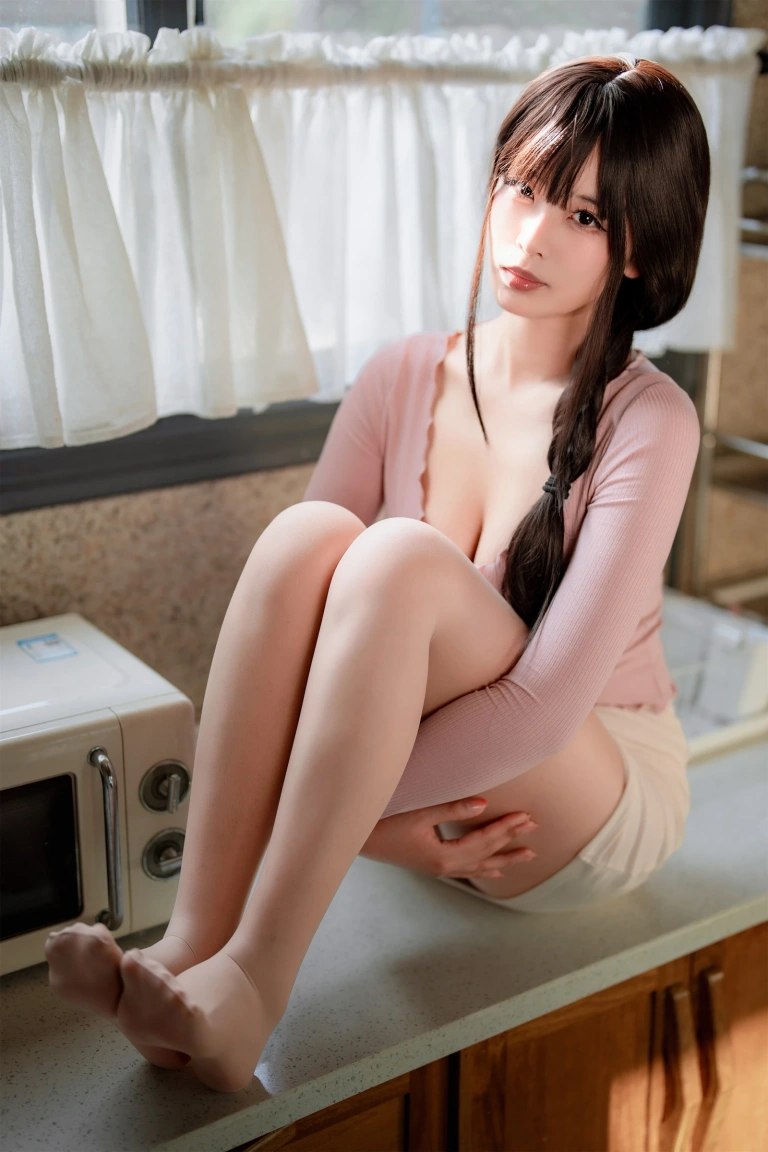 轩萧学姐《NO.71 – 人妻2》主题写真：132张全套美图，含1个视频
