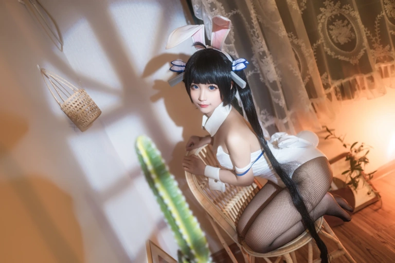 蠢沫沫《赫斯提亚兔女郎》主题写真：40张全套美图