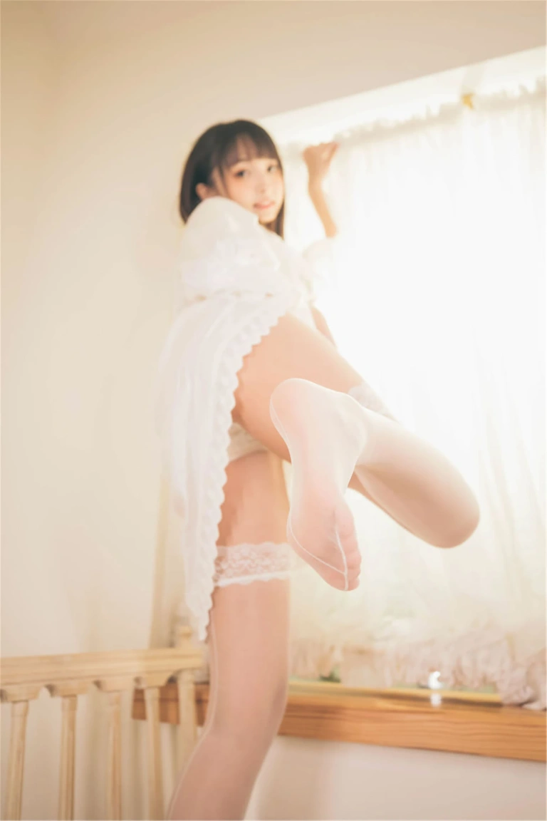神楽坂真冬《第三季 序号23 ：《許しの日》苦行修女》主题写真：150张全套美图，含2个视频
