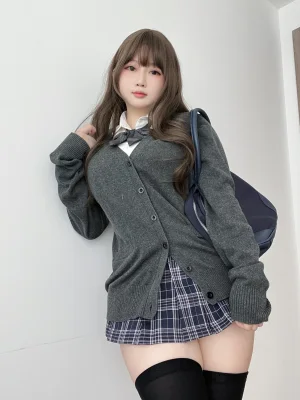 依酱《学姐的日常》主题写真：35张全套美图，含3个视频