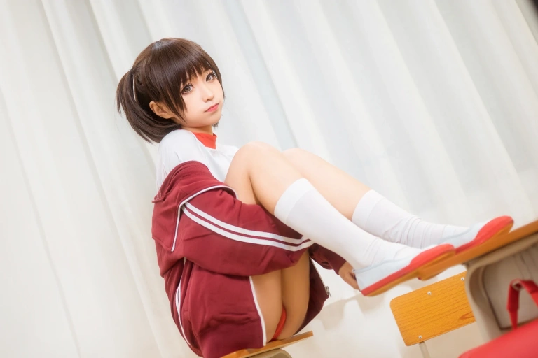 蠢沫沫《体操服红》主题写真：45张全套美图