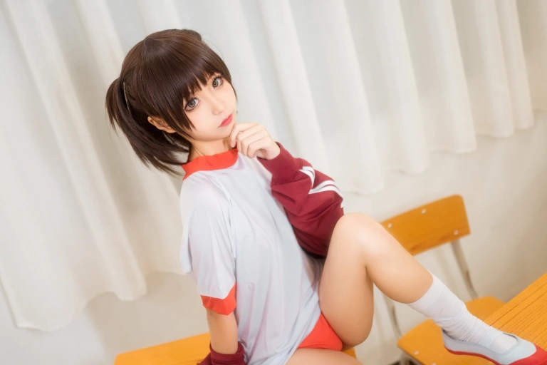 蠢沫沫《体操服红》主题写真：45张全套美图