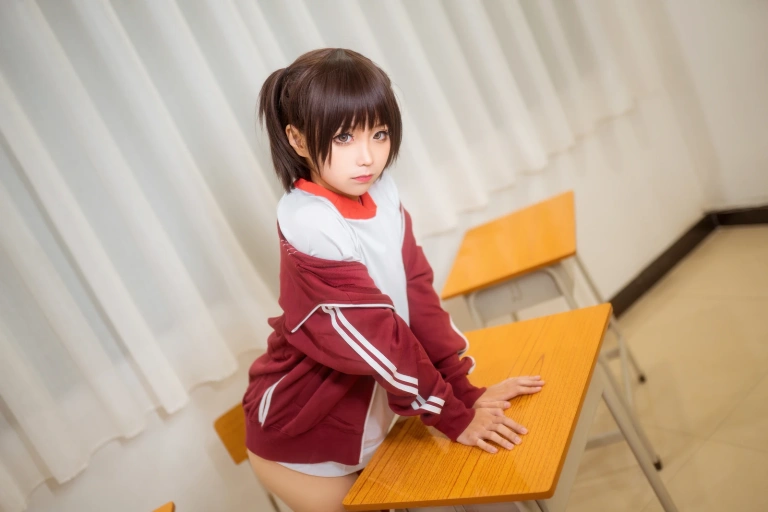 蠢沫沫《体操服红》主题写真：45张全套美图