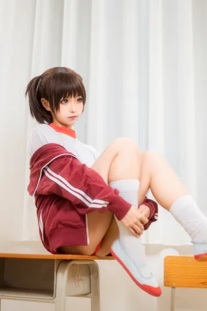 蠢沫沫《体操服红》主题写真：45张全套美图