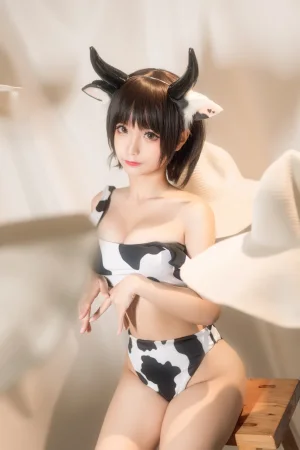 蠢沫沫《花花牛》主题写真：40张全套美图