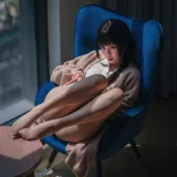 轩萧学姐《NO.73 – 肉丝家妻》主题写真：70张全套美图
