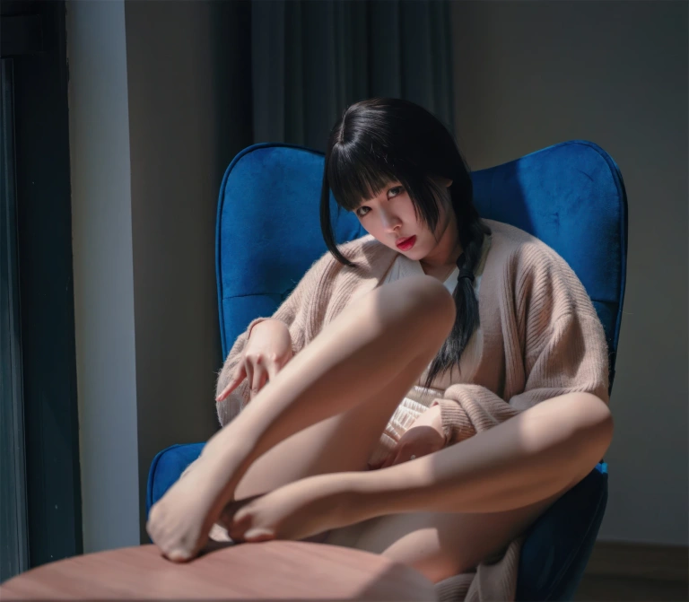 轩萧学姐《NO.73 – 肉丝家妻》主题写真：70张全套美图