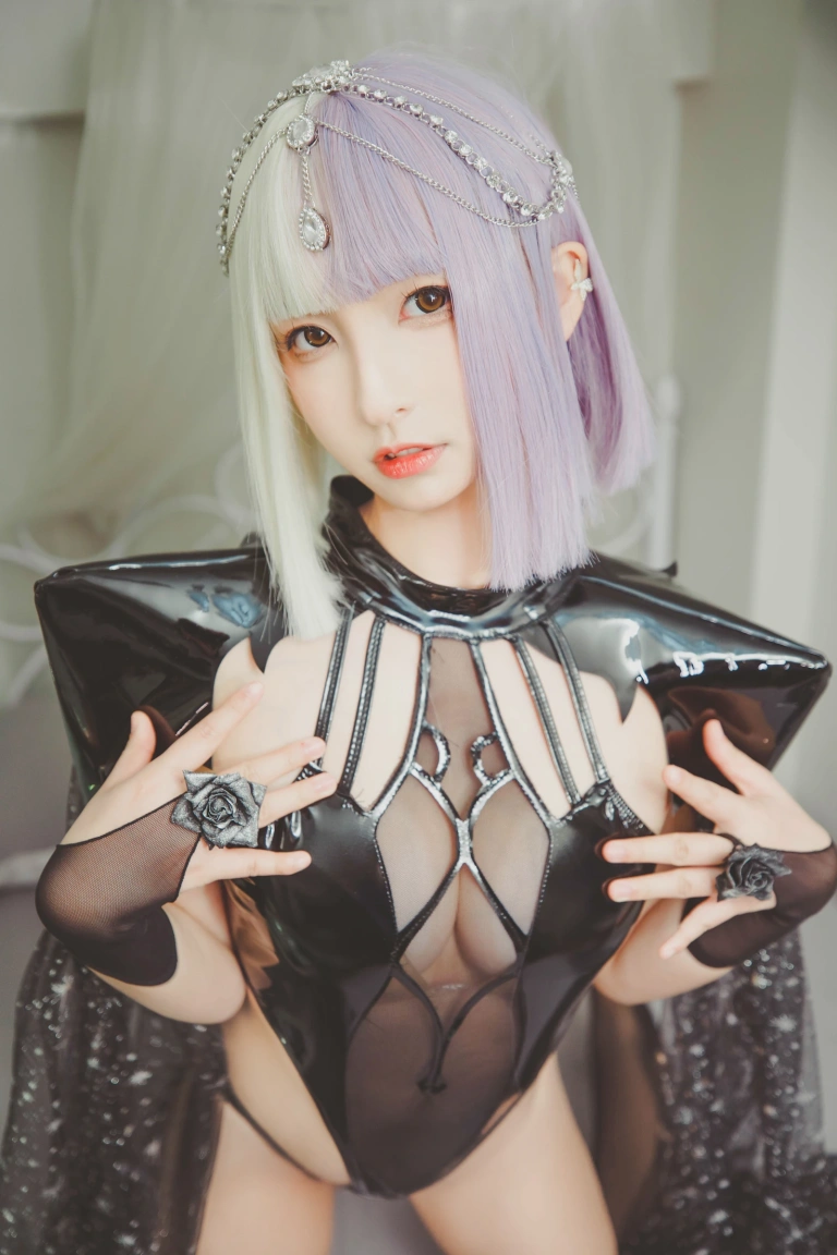 神楽坂真冬《第三季 序号25：《柔らかい永遠》》主题写真：150张全套美图，含2个视频