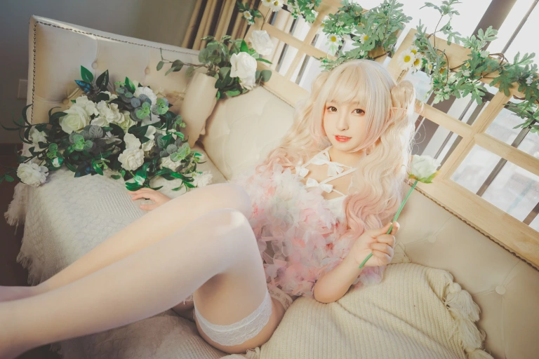 神楽坂真冬《第三季 序号25：《柔らかい永遠》》主题写真：150张全套美图，含2个视频