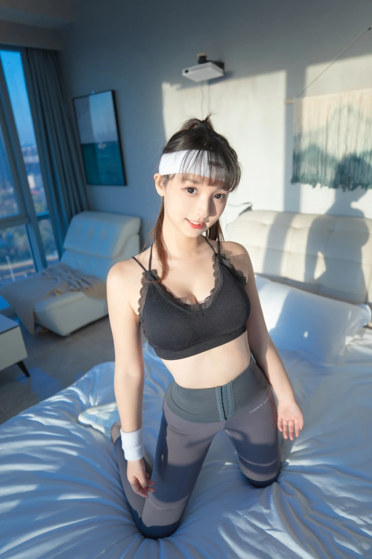 神楽坂真冬《第三季 序号26：健身主题《温度の香り》》主题写真：150张全套美图，含2个视频