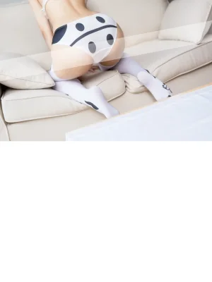 蠢沫沫《奶牛比基尼》主题写真：50张全套美图