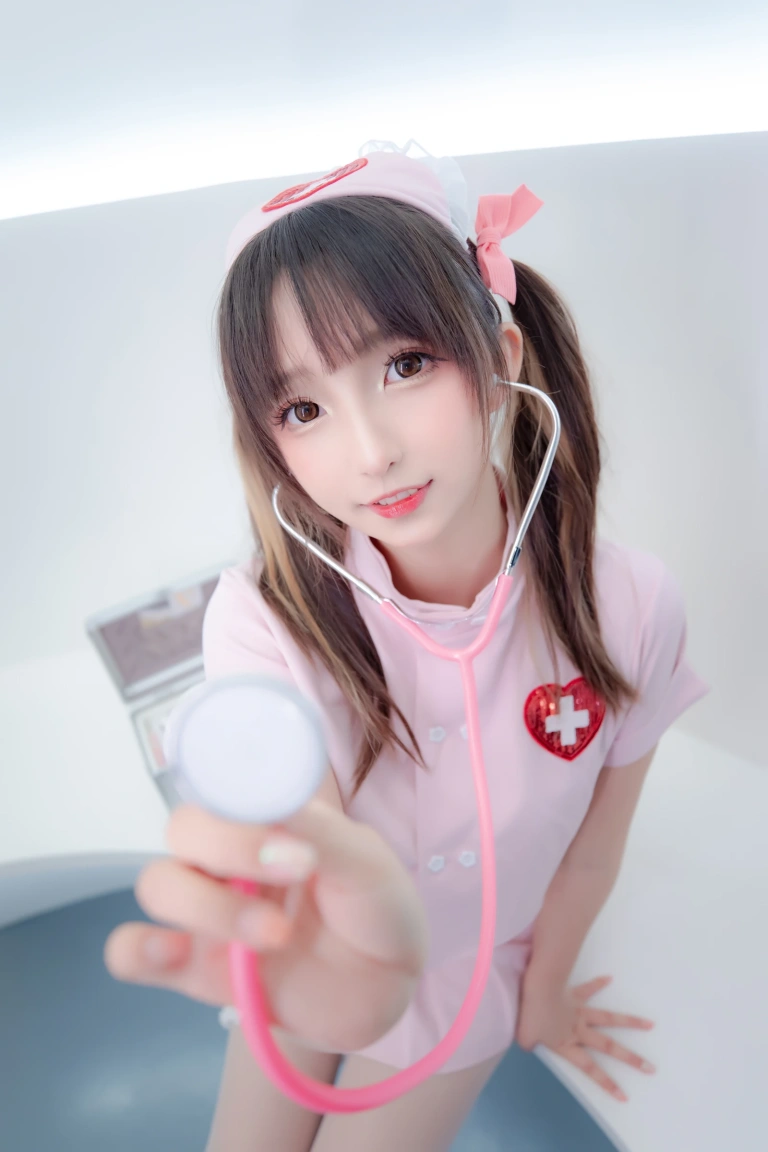 神楽坂真冬《第三季 序号27：白丝护士《心身バランス》》主题写真：150张全套美图，含2个视频