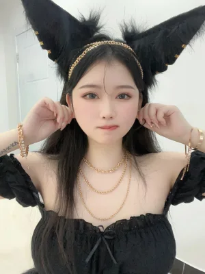 依酱《黑狼》主题写真：34张全套美图，含2个视频