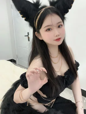 依酱《黑狼》主题写真：34张全套美图，含2个视频