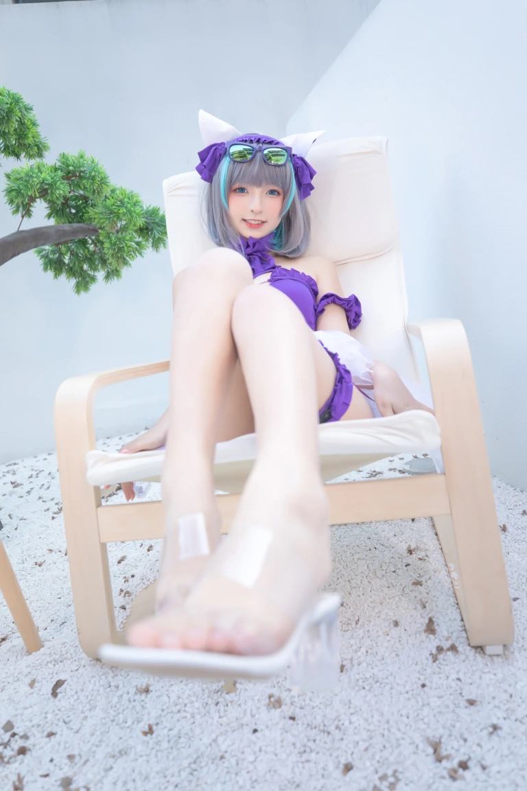 神楽坂真冬《第三季 序号28：柴郡cos《纯色庭院》》主题写真：150张全套美图，含2个视频