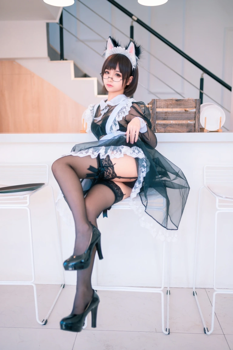 蠢沫沫《透明萝莉女仆》主题写真：41张全套美图