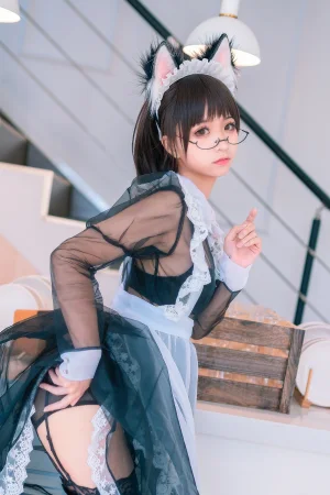 蠢沫沫《透明萝莉女仆》主题写真：41张全套美图