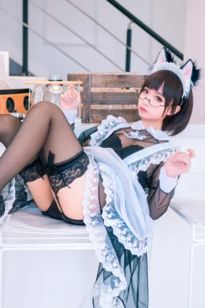 蠢沫沫《透明萝莉女仆》主题写真：41张全套美图