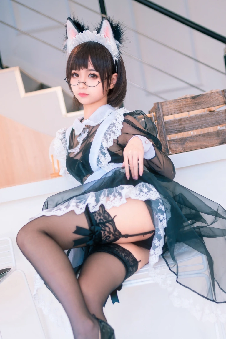 蠢沫沫《透明萝莉女仆》主题写真：41张全套美图