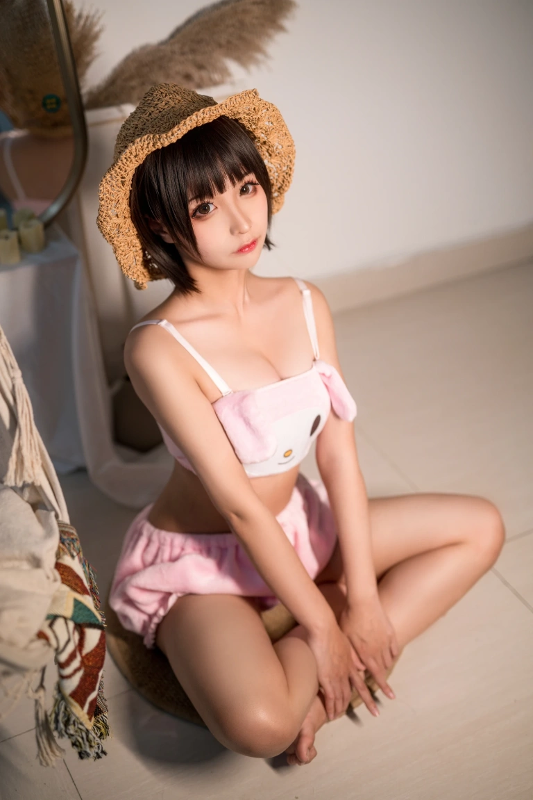 蠢沫沫《佩蒂睡衣》主题写真：40张全套美图