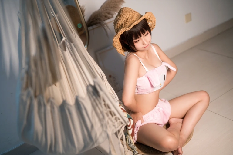蠢沫沫《佩蒂睡衣》主题写真：40张全套美图