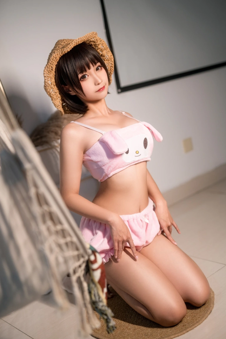 蠢沫沫《佩蒂睡衣》主题写真：40张全套美图