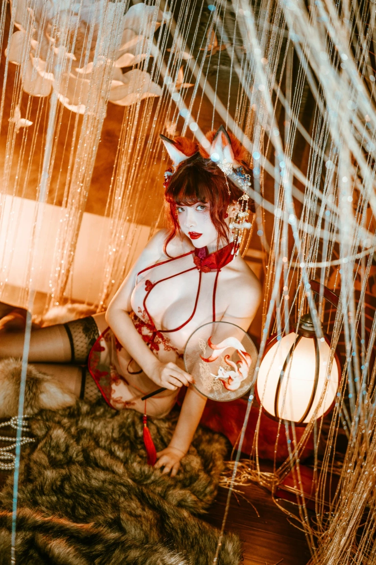 雯仔不讲道理《王者荣耀 妲己》主题写真：12张全套美图